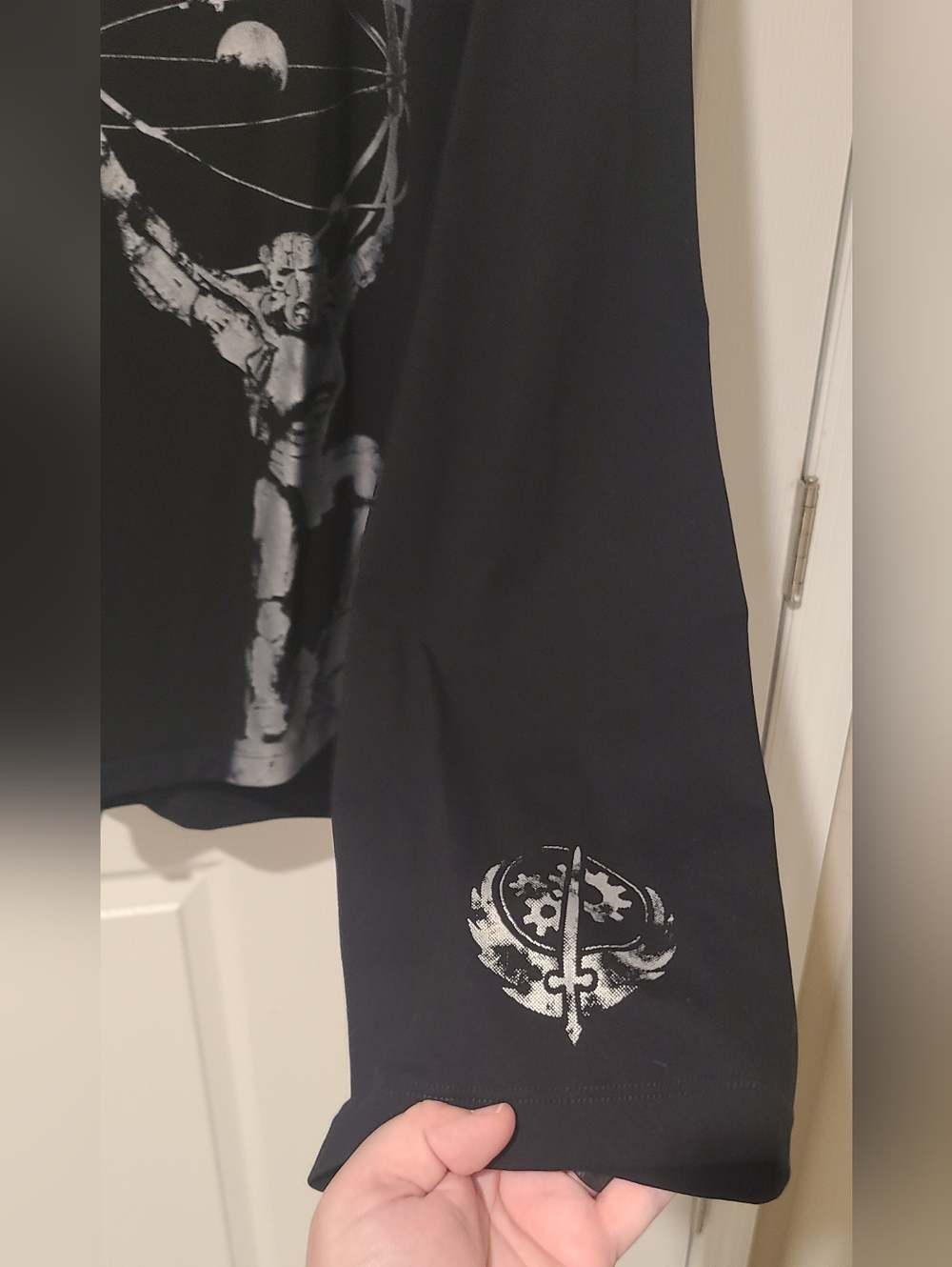 NWOT Blackmilk "Chain That Binds" Fallout BOS long-sleeved Oversized BF Tee, XXL - Picture 4 of 7